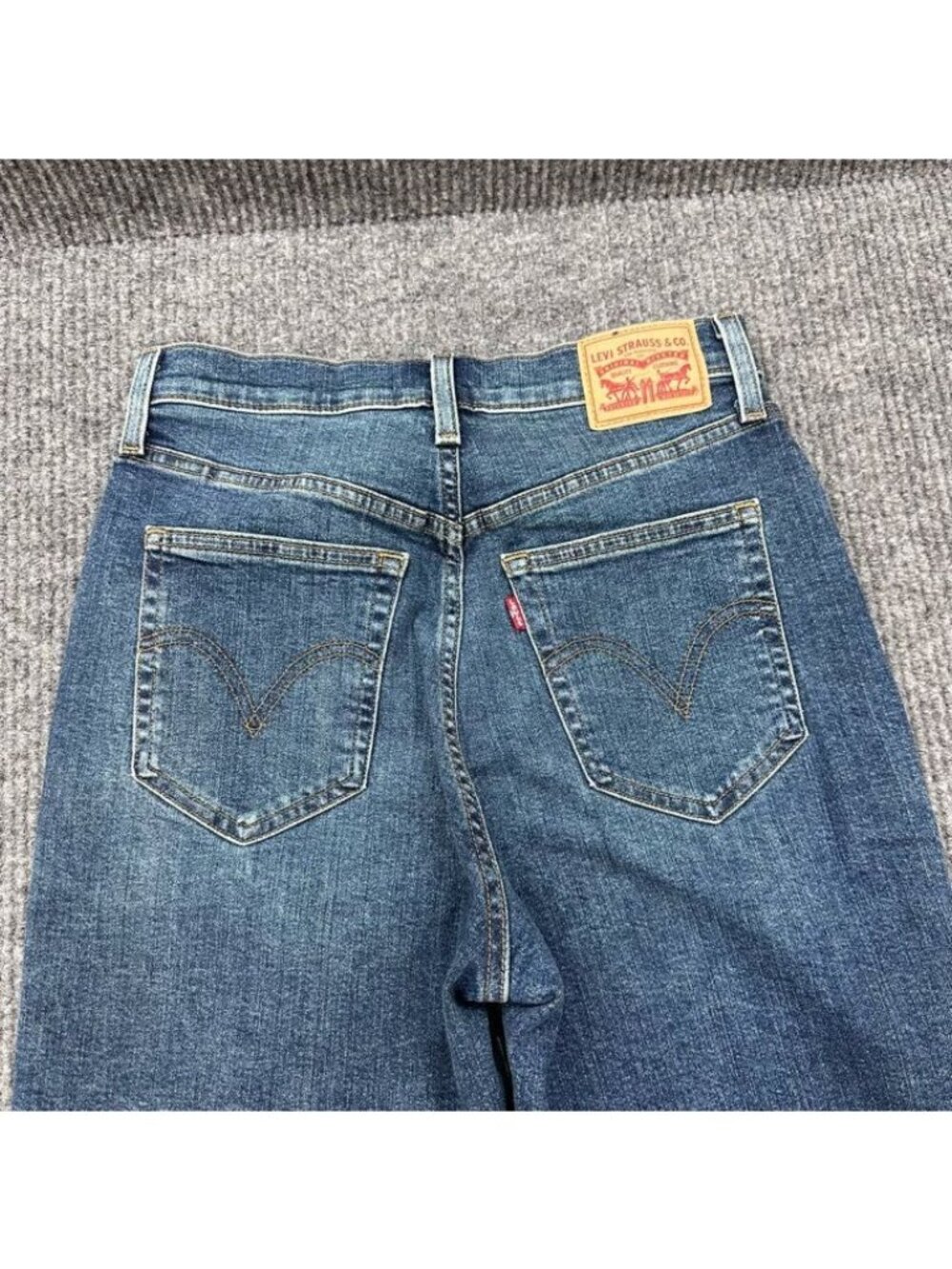 Levis High Waisted Mom Denim Blue Jeans Tapered Leg Casual Pants Womens size 29 - Picture 6 of 10
